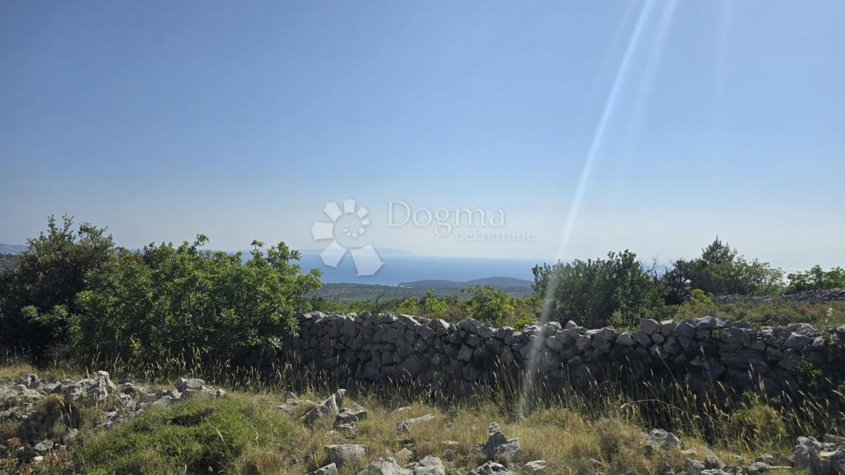 Kmetijsko zemljišče Milna, 9.819m2
