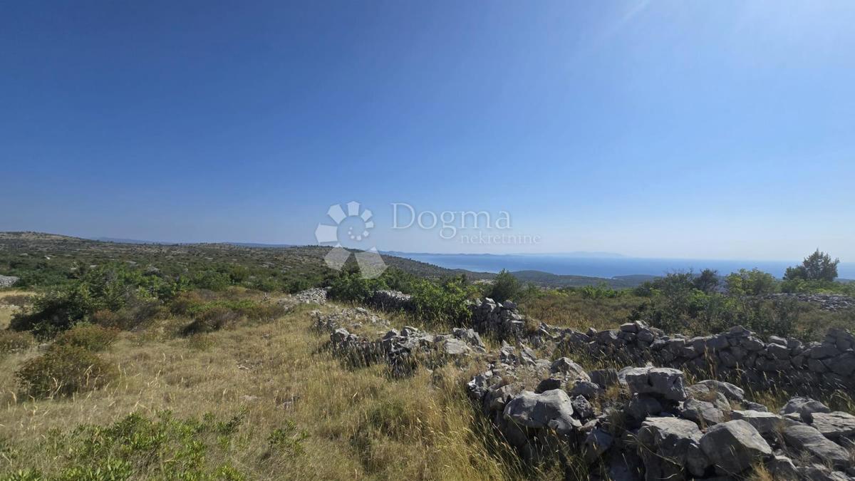 Kmetijsko zemljišče Milna, 9.819m2