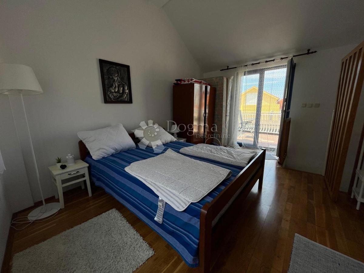 Hiša Betina, Tisno, 81m2