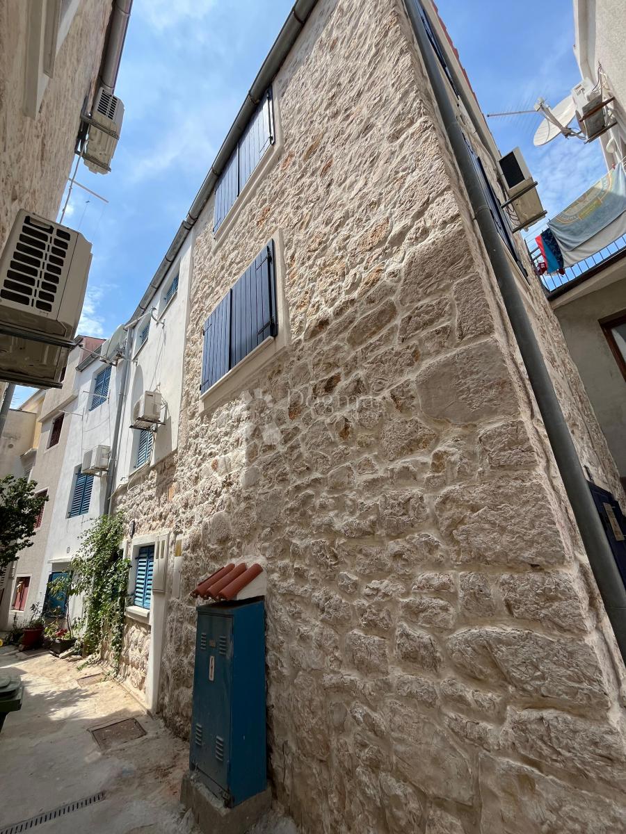 Hiša Betina, Tisno, 81m2