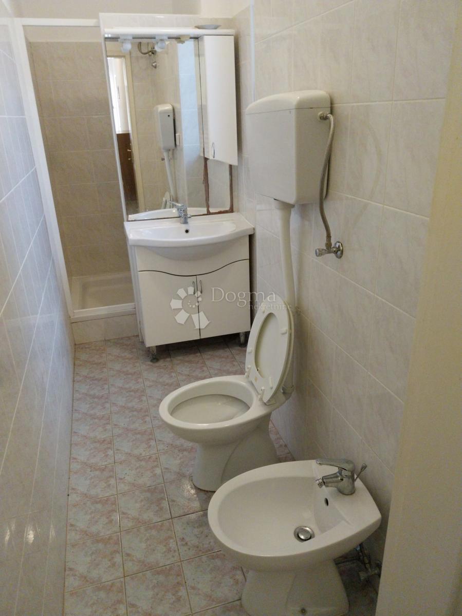 Stanovanje Centar, Pula, 66,76m2