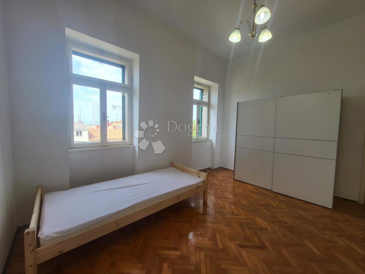 Stanovanje Centar, Pula, 66,76m2