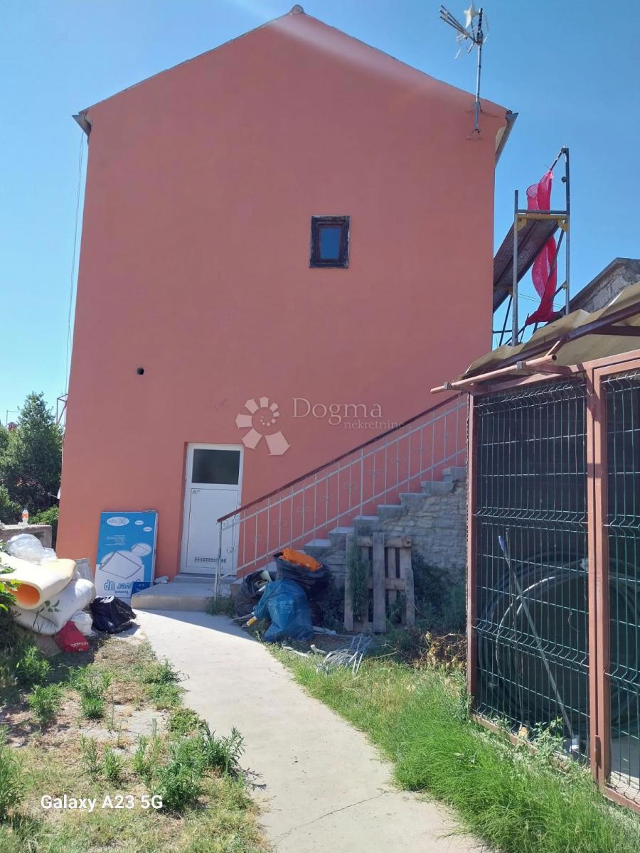 Stanovanje Centar, Pula, 66,76m2