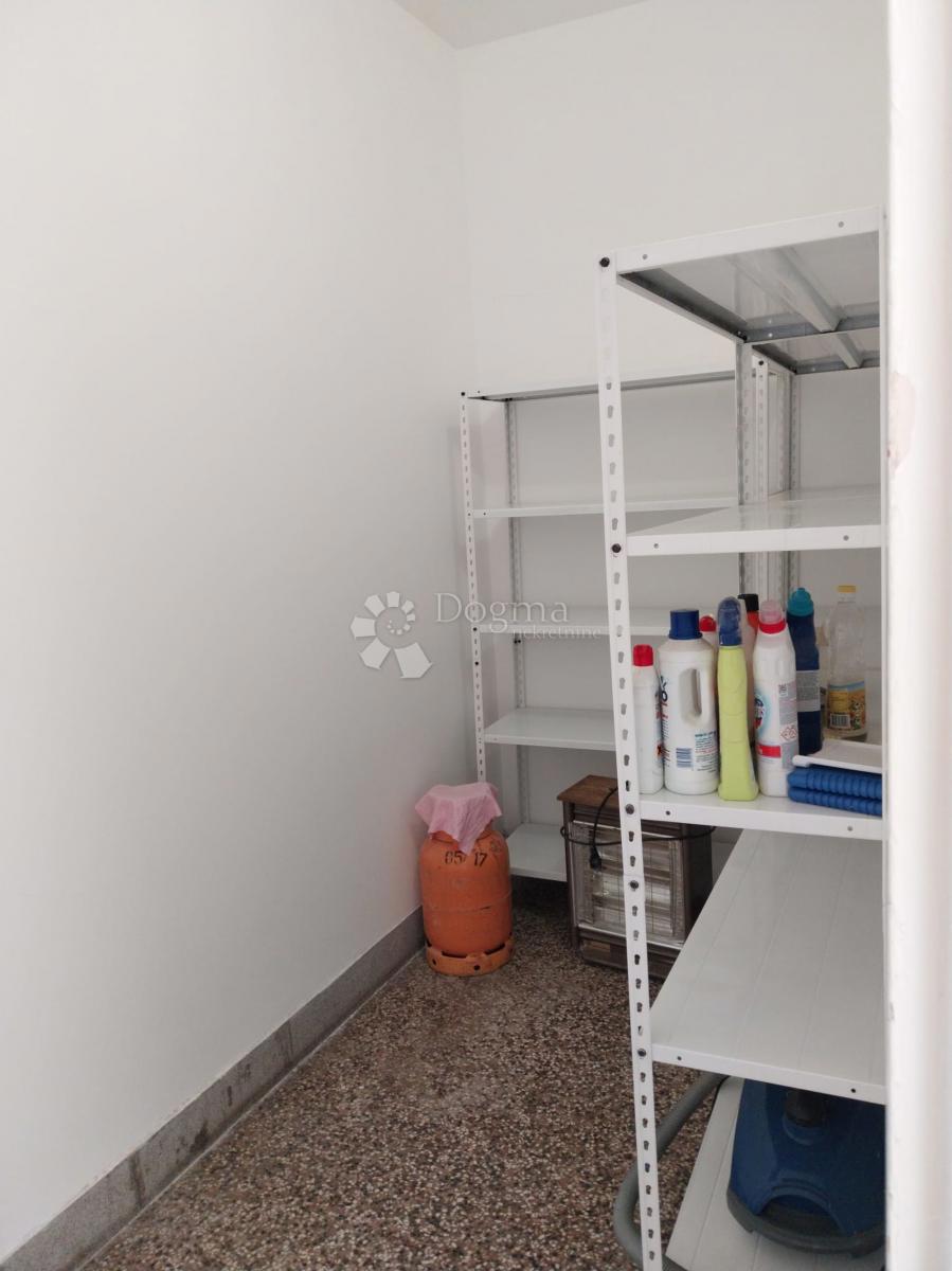 Stanovanje Centar, Pula, 66,76m2