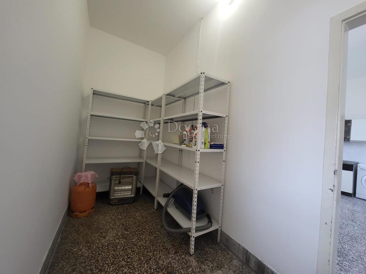 Stanovanje Centar, Pula, 66,76m2