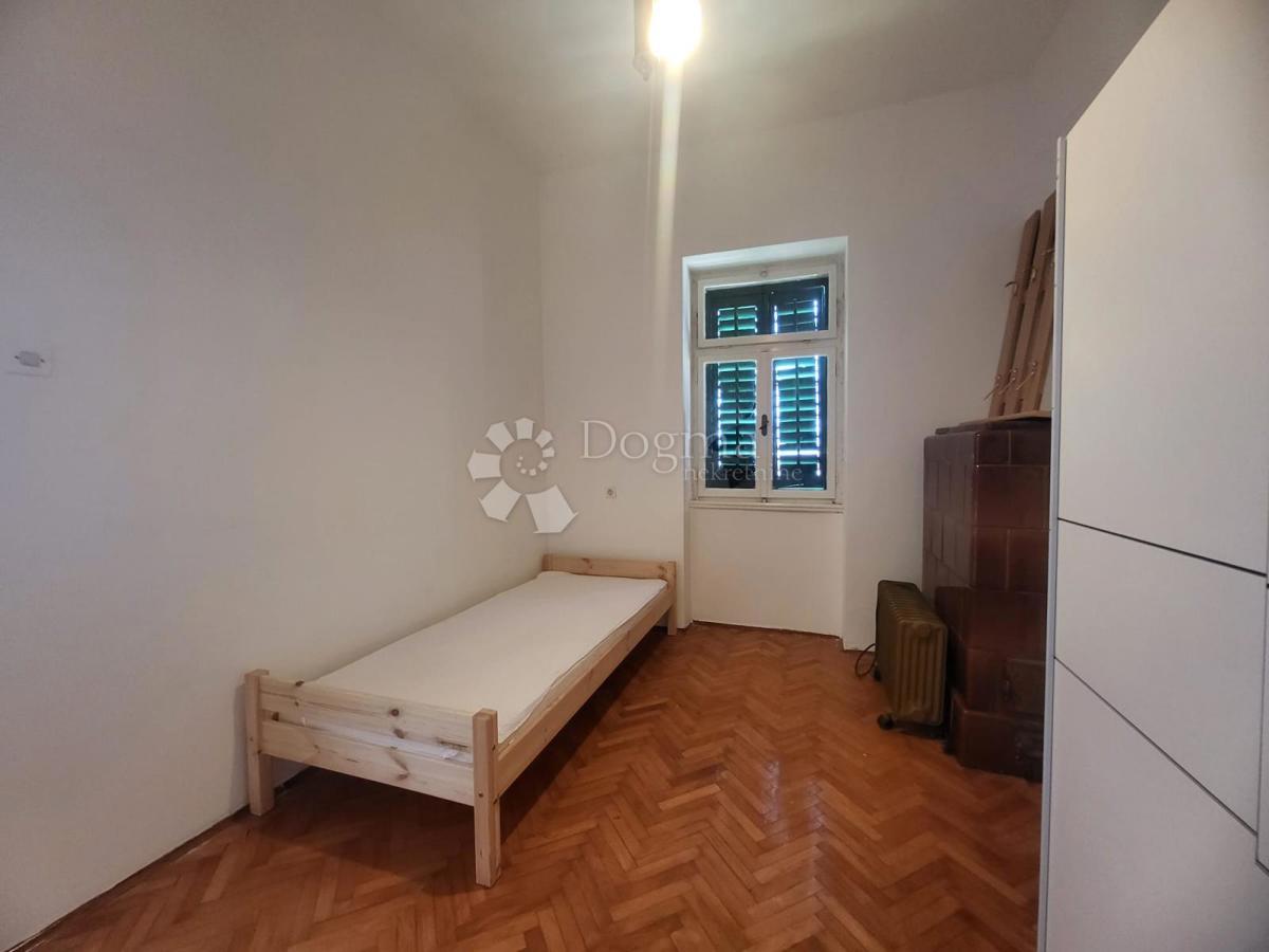 Stanovanje Centar, Pula, 66,76m2