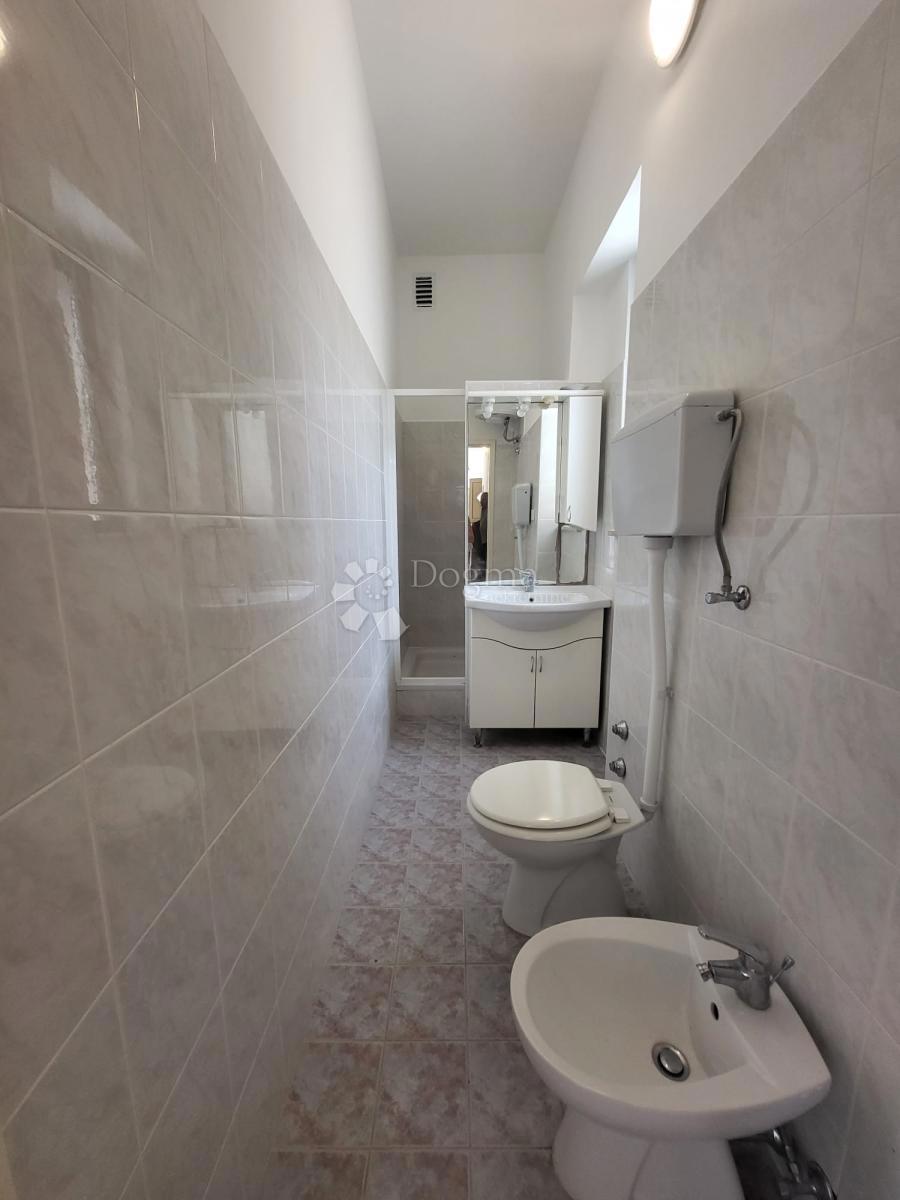 Stanovanje Centar, Pula, 66,76m2