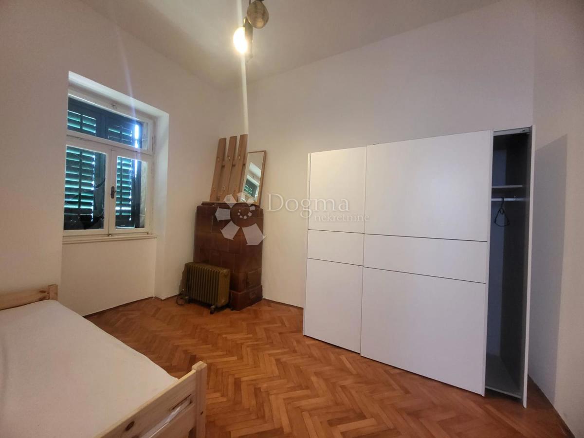 Stanovanje Centar, Pula, 66,76m2