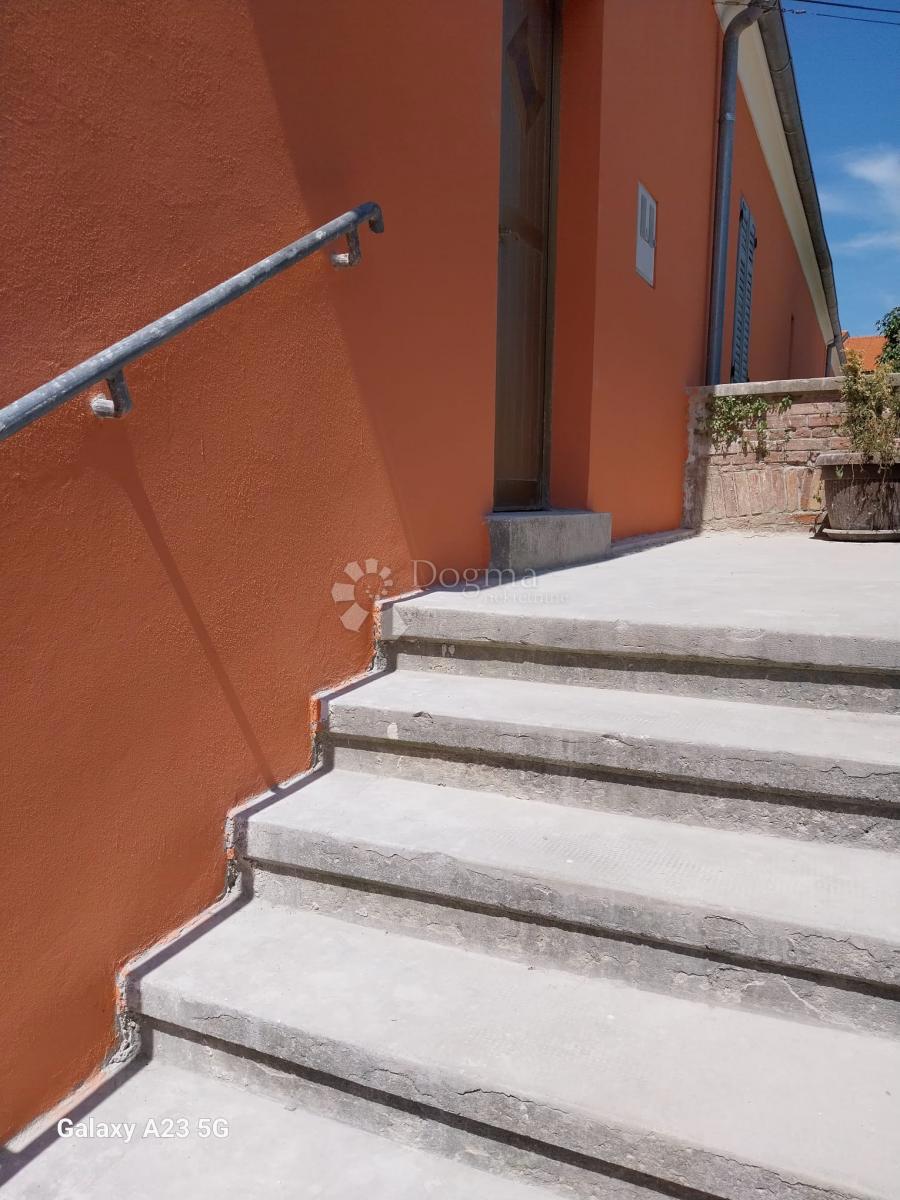 Stanovanje Centar, Pula, 66,76m2