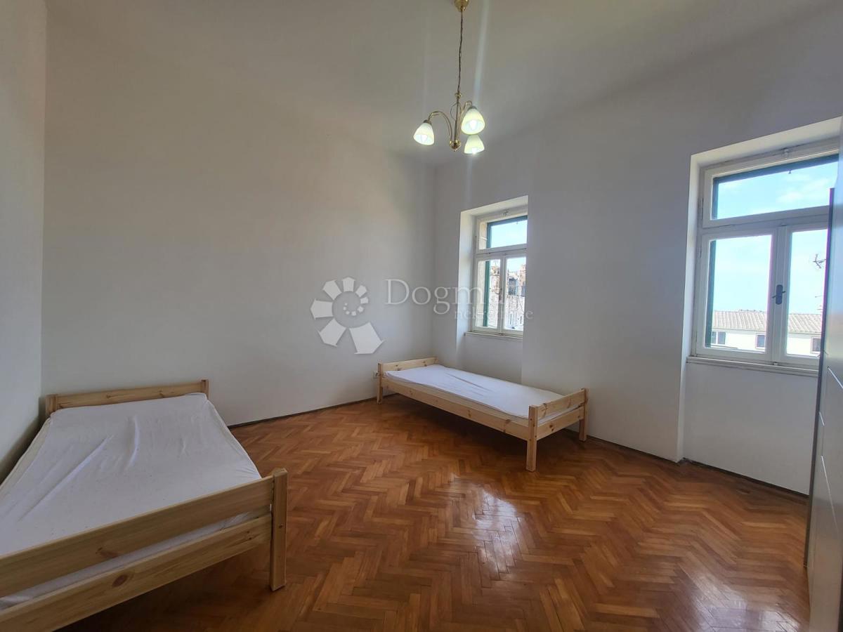 Stanovanje Centar, Pula, 66,76m2