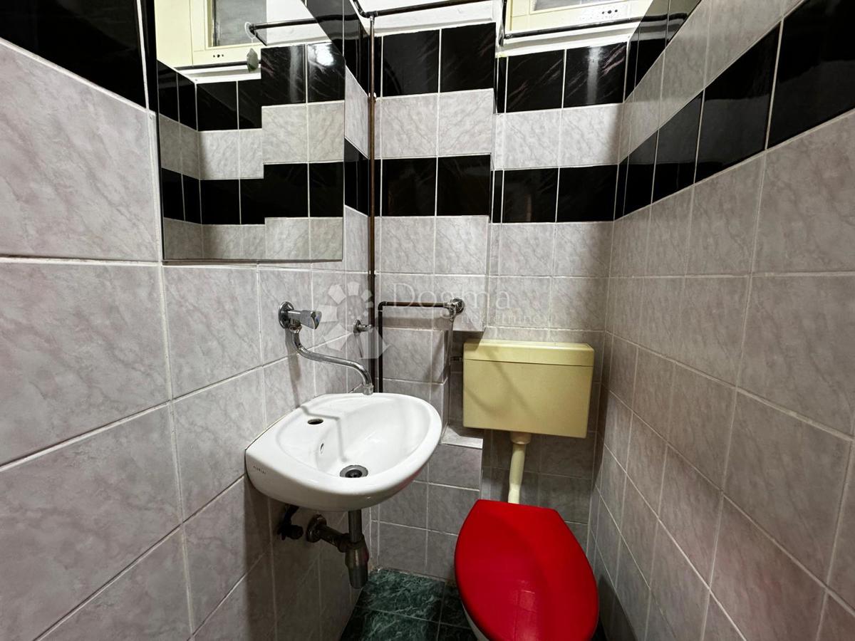 Poslovni prostor Centar, Slavonski Brod, 38,48m2