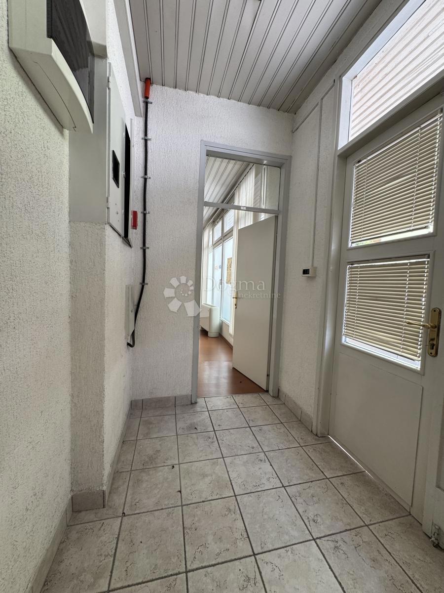 Poslovni prostor Škurinje, Rijeka, 249m2