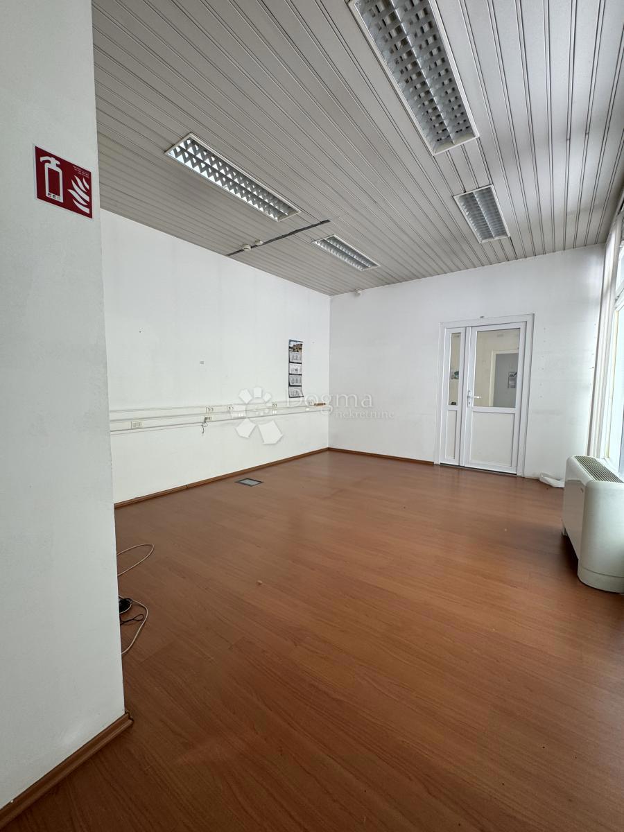 Poslovni prostor Škurinje, Rijeka, 249m2