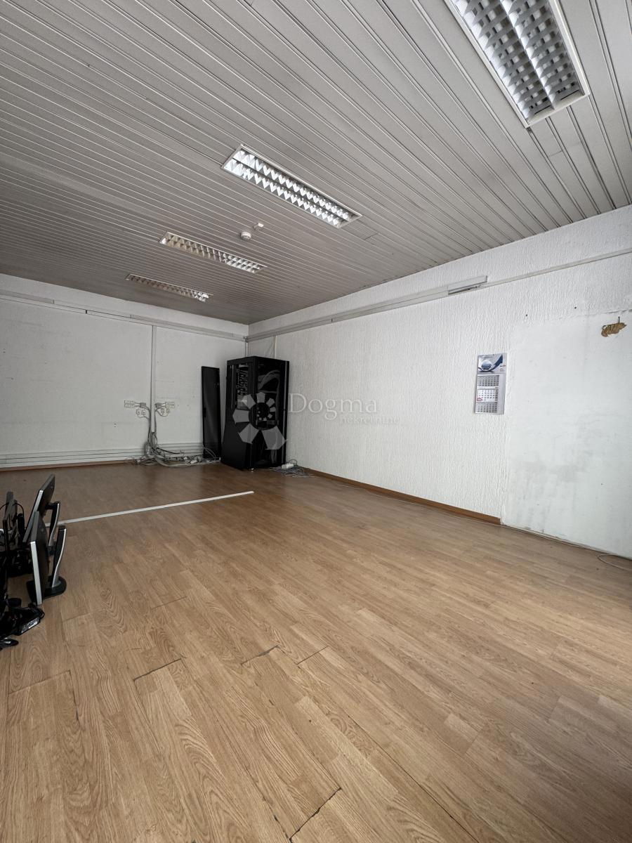 Poslovni prostor Škurinje, Rijeka, 249m2