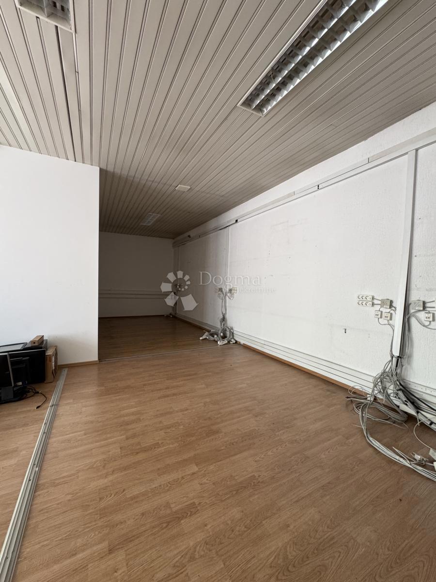Poslovni prostor Škurinje, Rijeka, 249m2