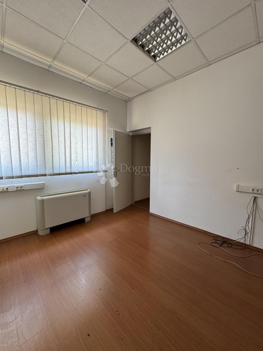 Poslovni prostor Škurinje, Rijeka, 249m2
