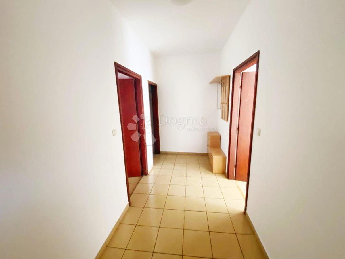 Hiša Novalja, 250m2