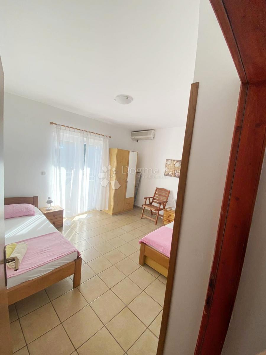 Hiša Novalja, 250m2