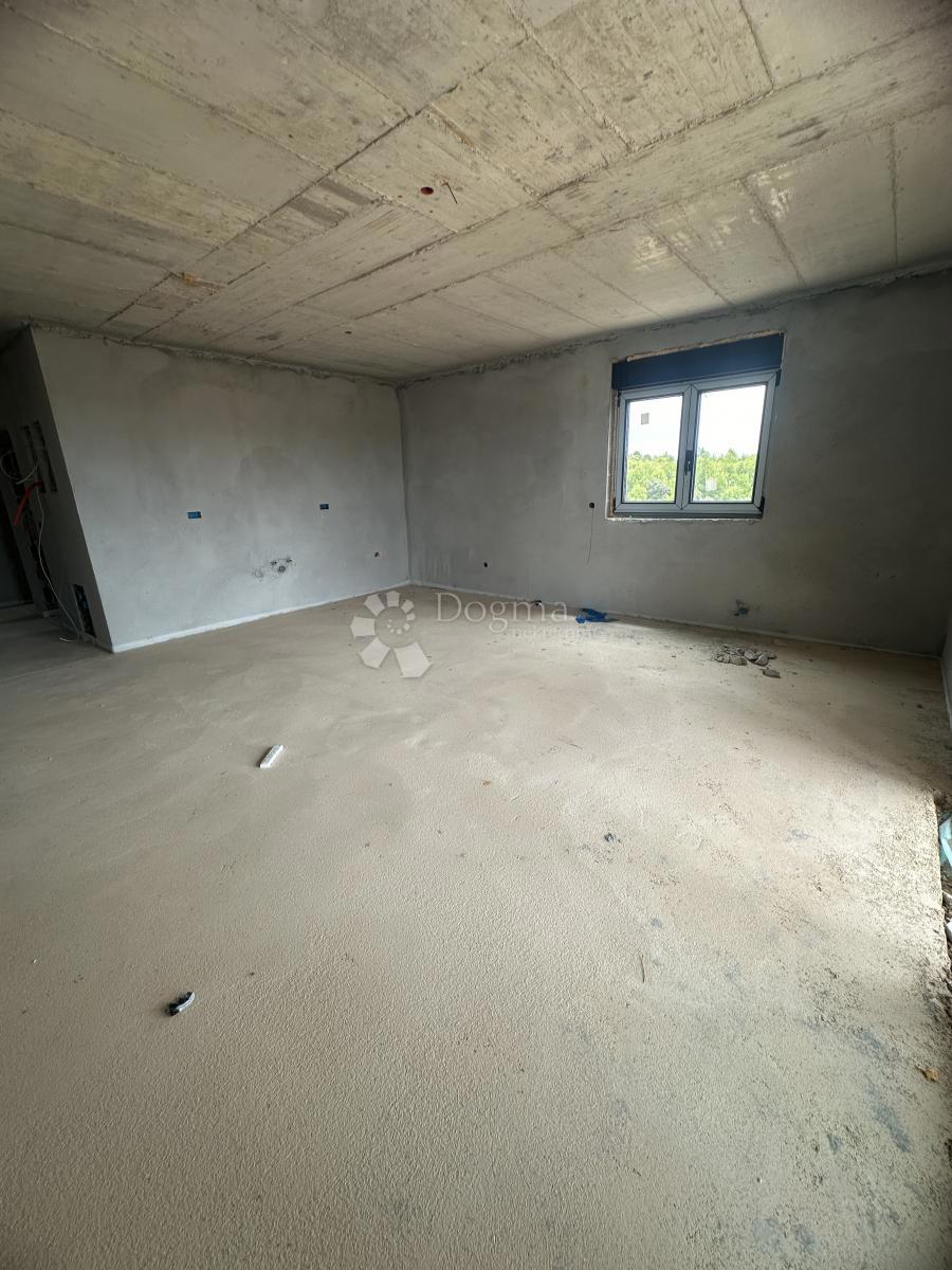 Stanovanje Pakoštane, 65m2