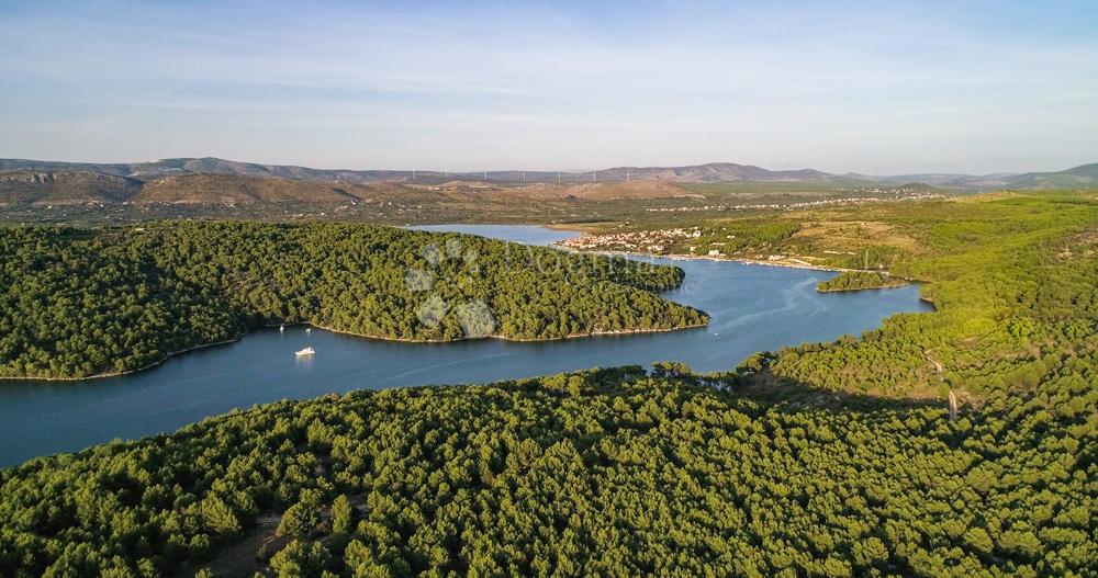 Kmetijsko zemljišče Jadrtovac, Šibenik - Okolica, 9.763m2