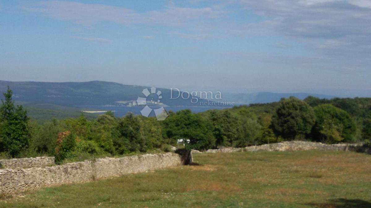 Zazidljivo zemljišče Kavran, Marčana, 1.409m2