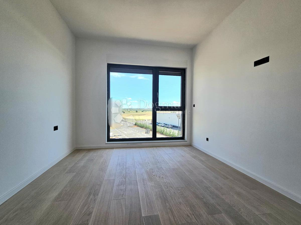 Novogradnja, dvigalo, 1 parkirno mesto