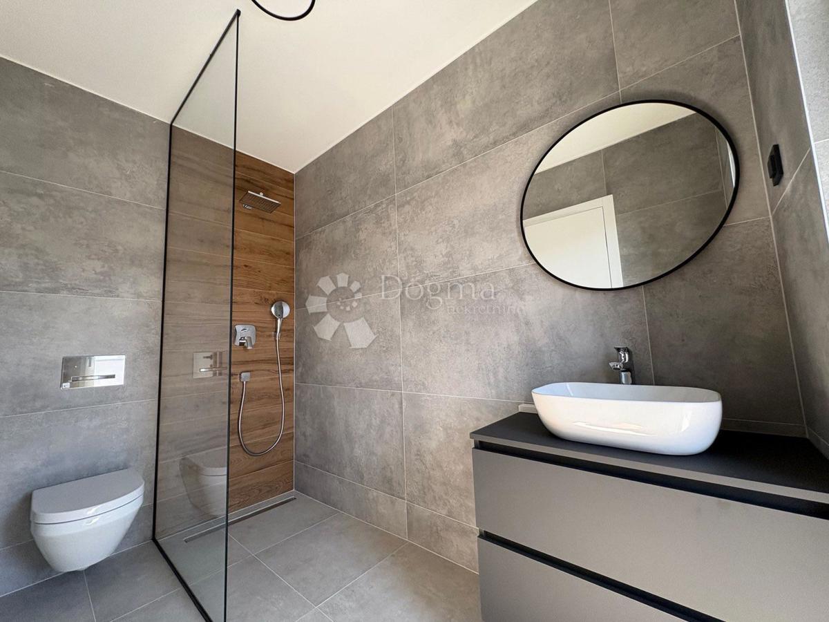 Stanovanje Škrapavac, Privlaka, 201,83m2