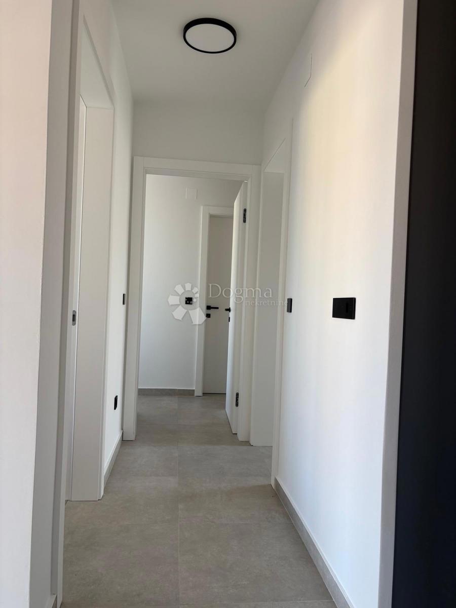 Stanovanje Škrapavac, Privlaka, 201,83m2