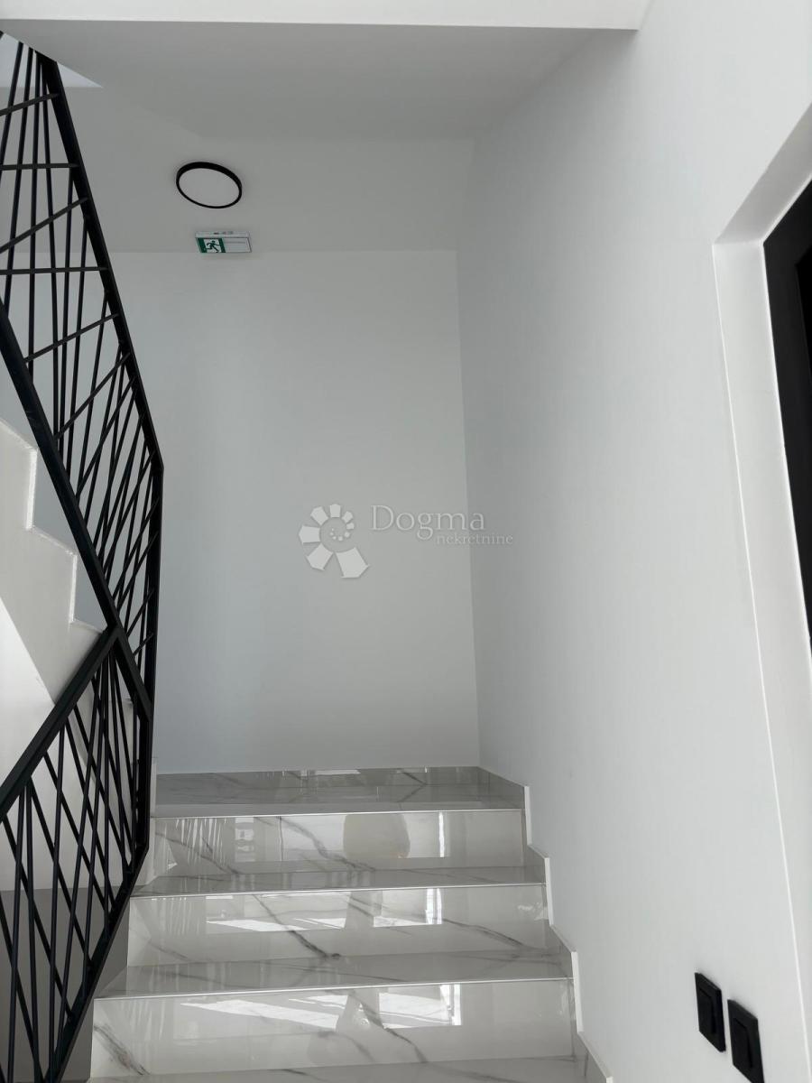 Stanovanje Škrapavac, Privlaka, 201,83m2