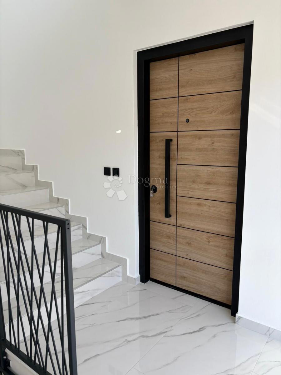 Stanovanje Škrapavac, Privlaka, 201,83m2