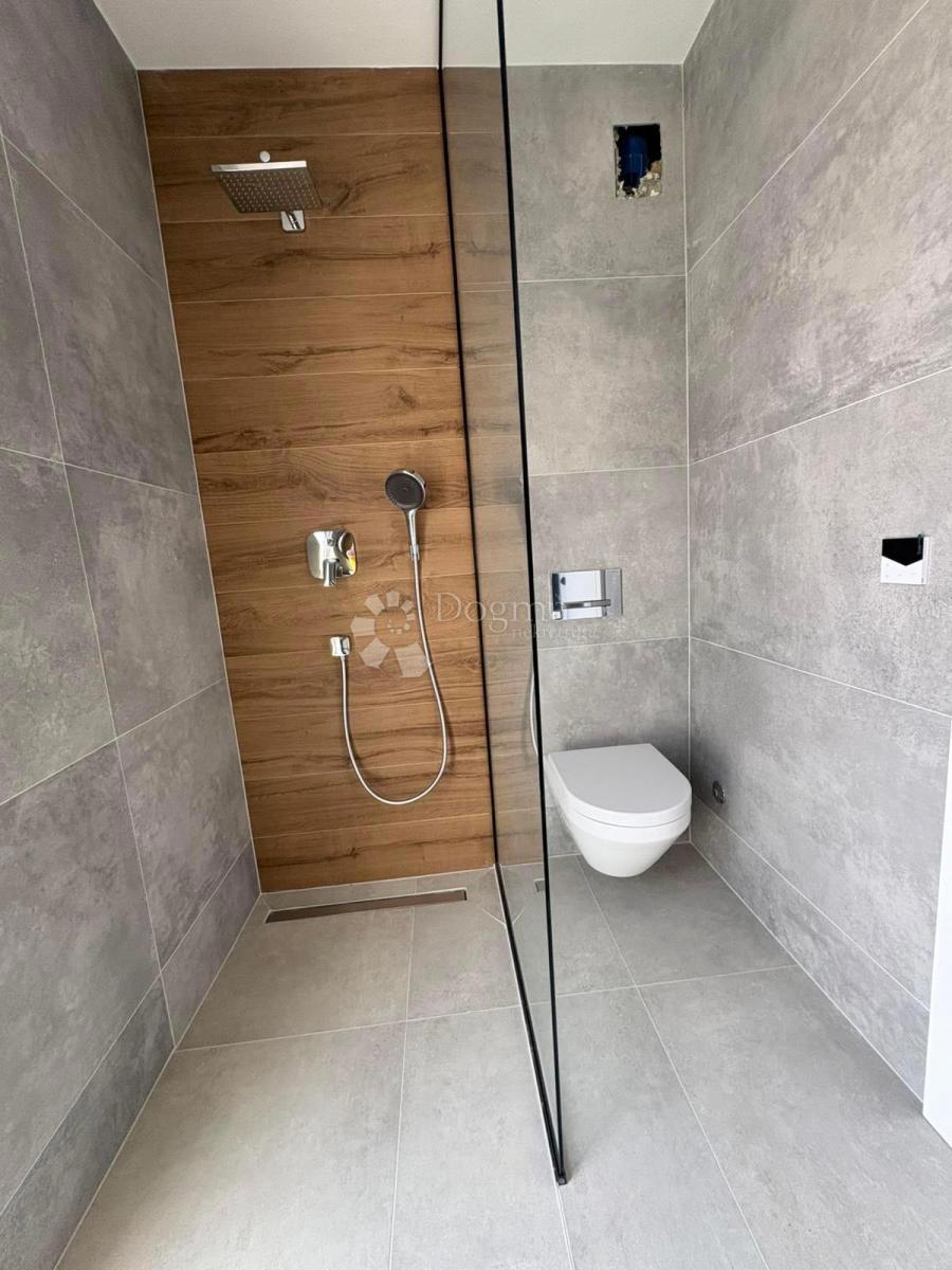 Stanovanje Škrapavac, Privlaka, 201,83m2