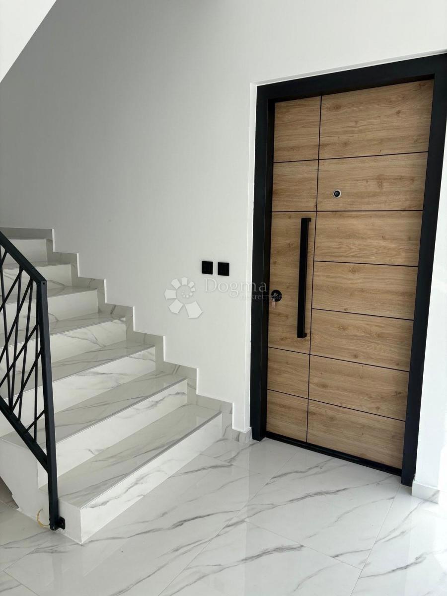 Stanovanje Škrapavac, Privlaka, 201,83m2