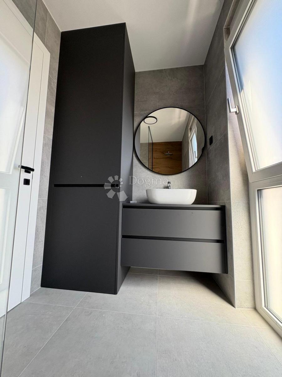 Stanovanje Škrapavac, Privlaka, 201,83m2