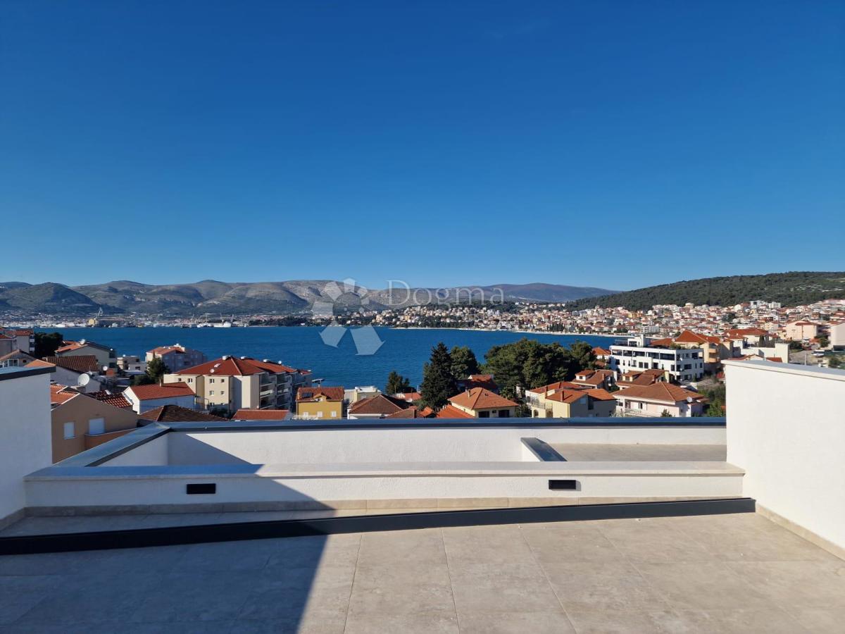 Stanovanje Okrug Gornji, Okrug, 93,20m2