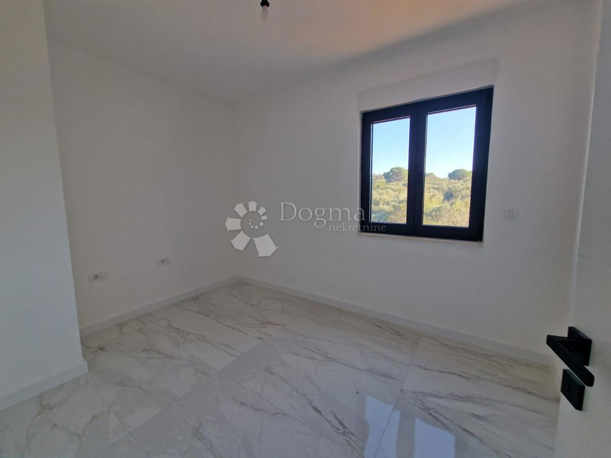 Stanovanje Okrug Gornji, Okrug, 93,20m2