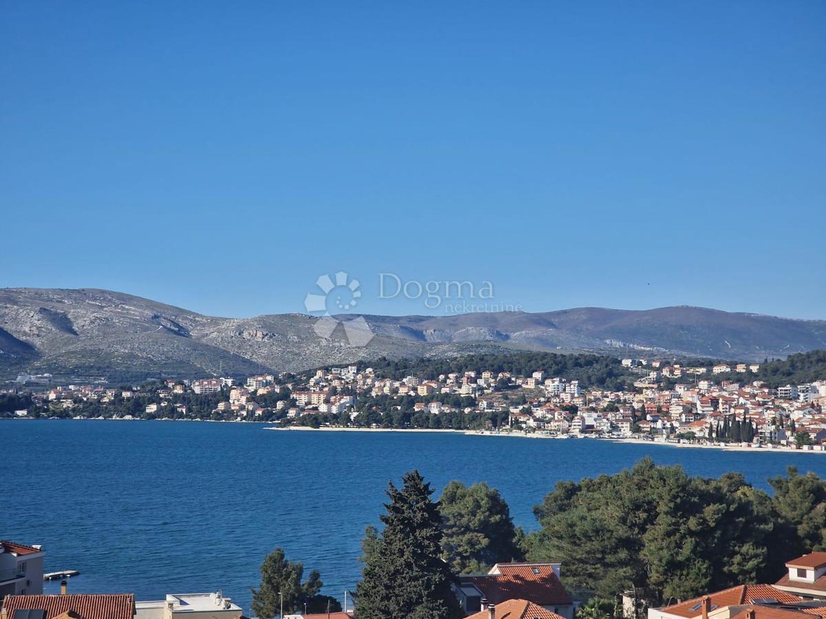 Stanovanje Okrug Gornji, Okrug, 93,20m2