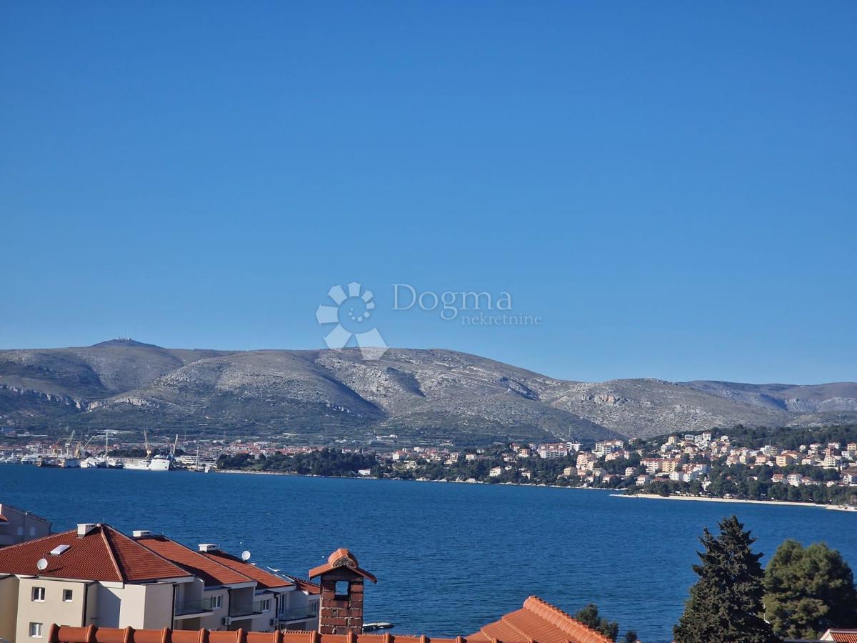 Stanovanje Okrug Gornji, Okrug, 71,94m2