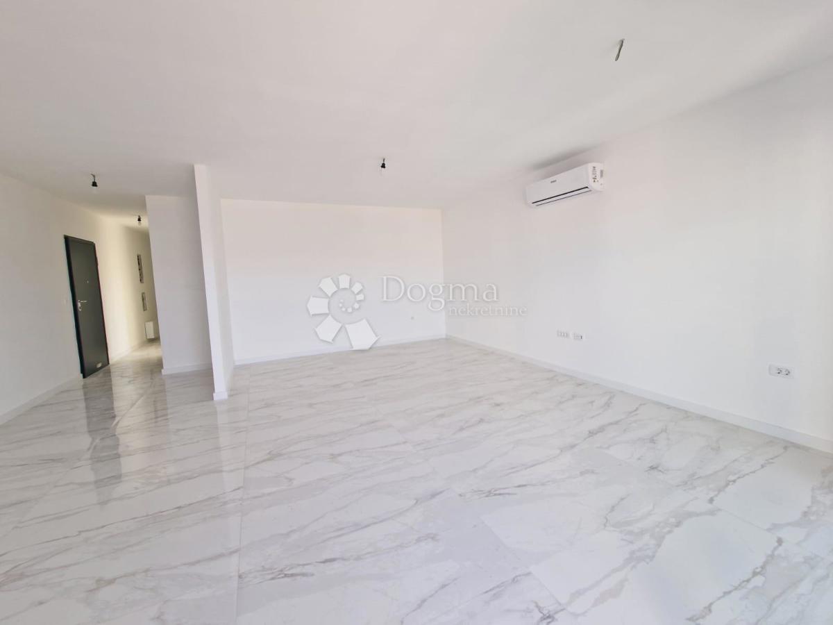 Stanovanje Okrug Gornji, Okrug, 71,94m2