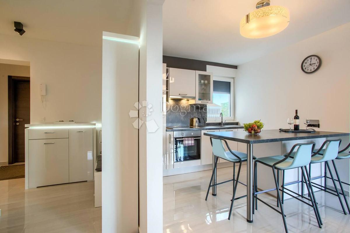 Stanovanje Centar, Pula, 58,60m2