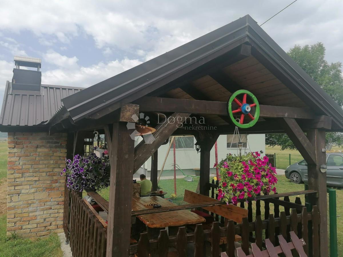 Hiša Jošan, Udbina, 65m2