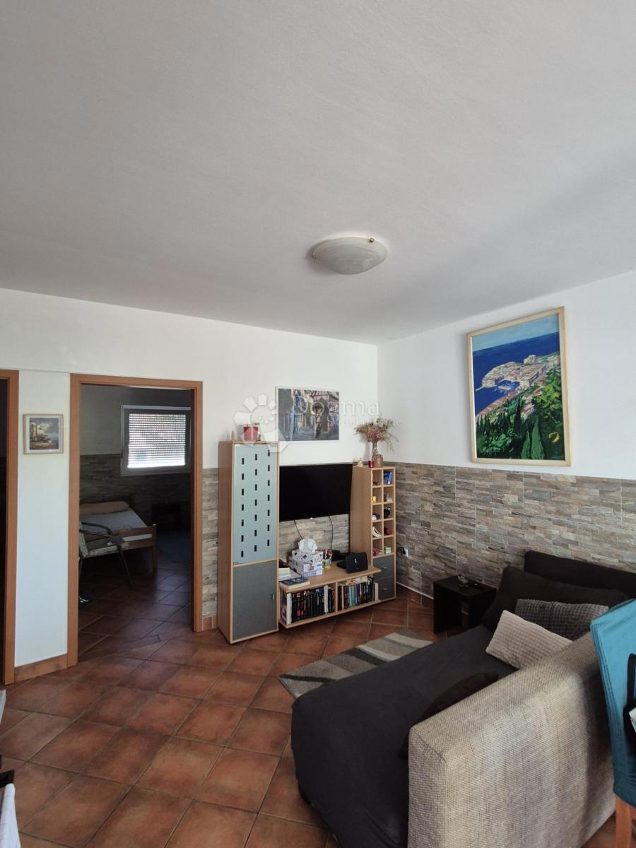 Stanovanje Okrug Gornji, Okrug, 50,55m2