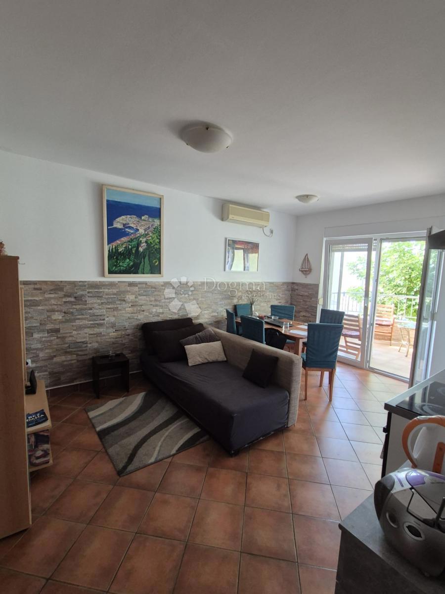 Stanovanje Okrug Gornji, Okrug, 50,55m2