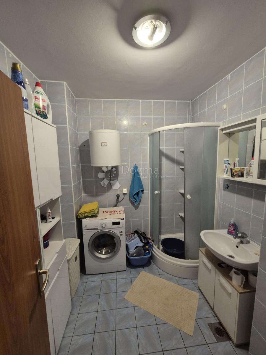 Stanovanje Okrug Gornji, Okrug, 50,55m2