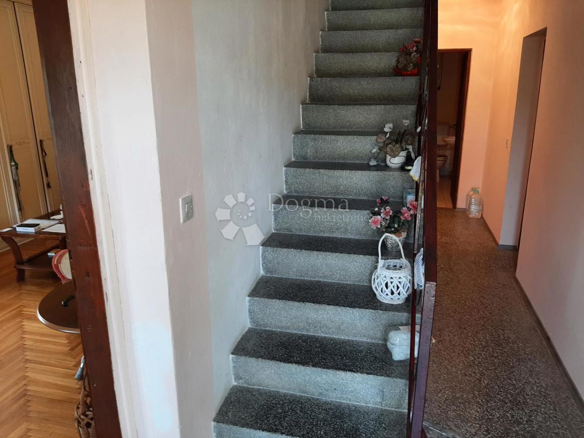 Hiša Gornje Psarjevo, Sveti Ivan Zelina, 214m2
