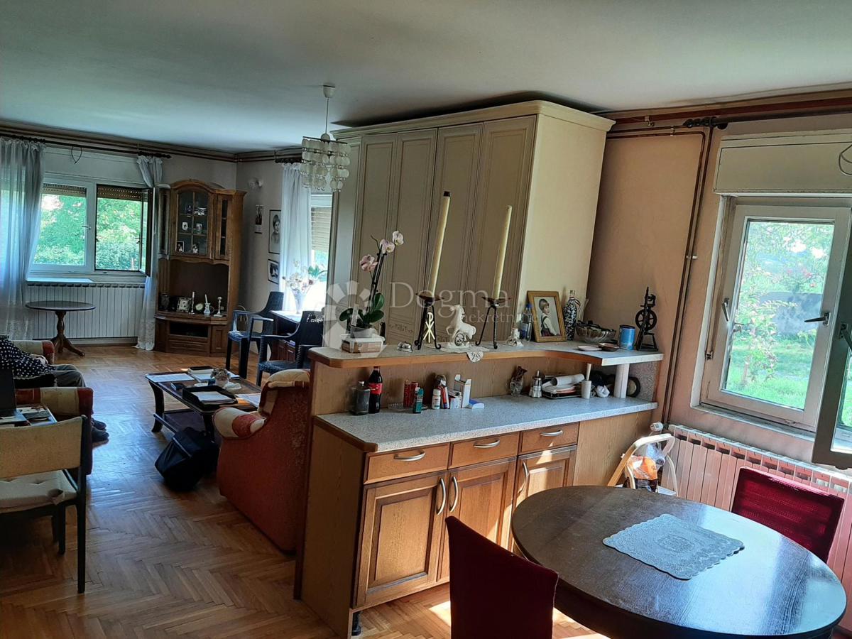 Hiša Gornje Psarjevo, Sveti Ivan Zelina, 214m2