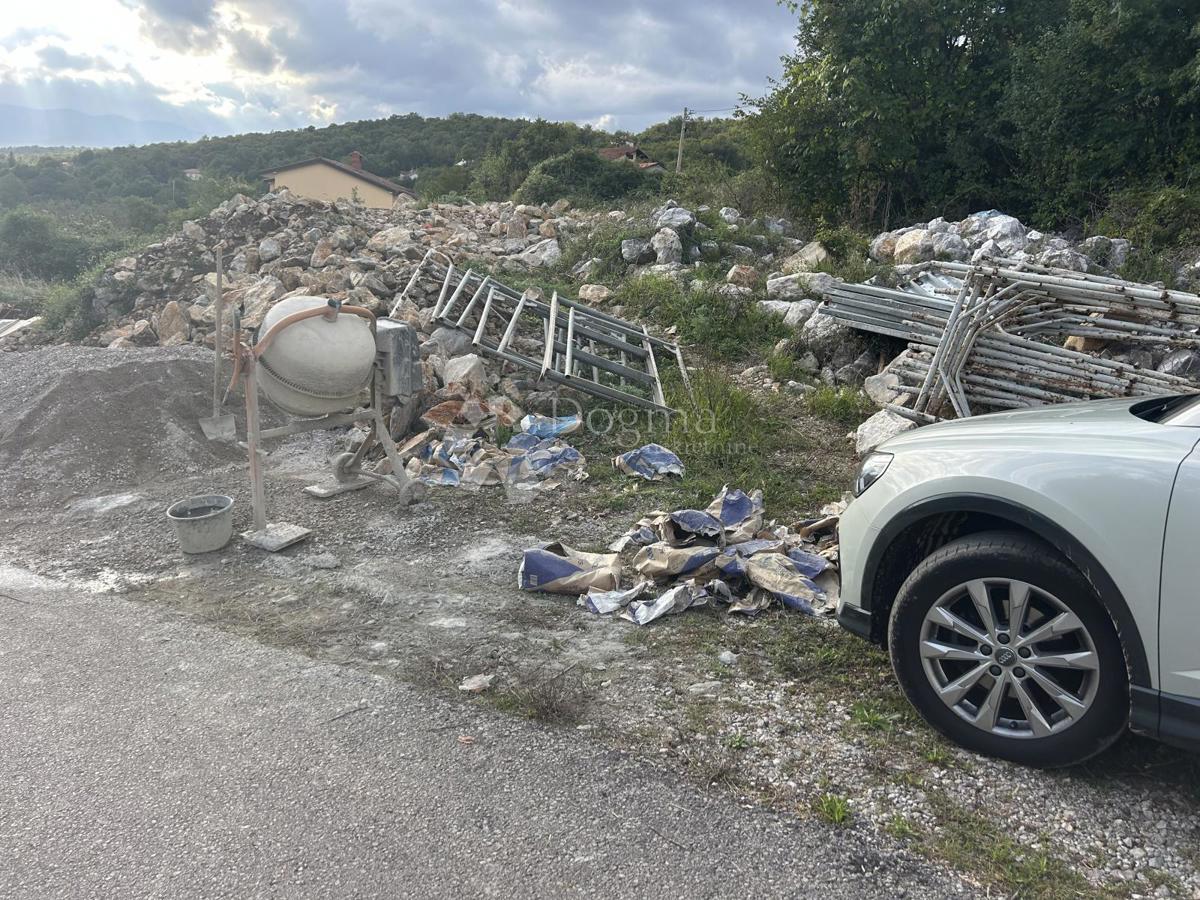 Zazidljivo zemljišče Kastav, 800m2