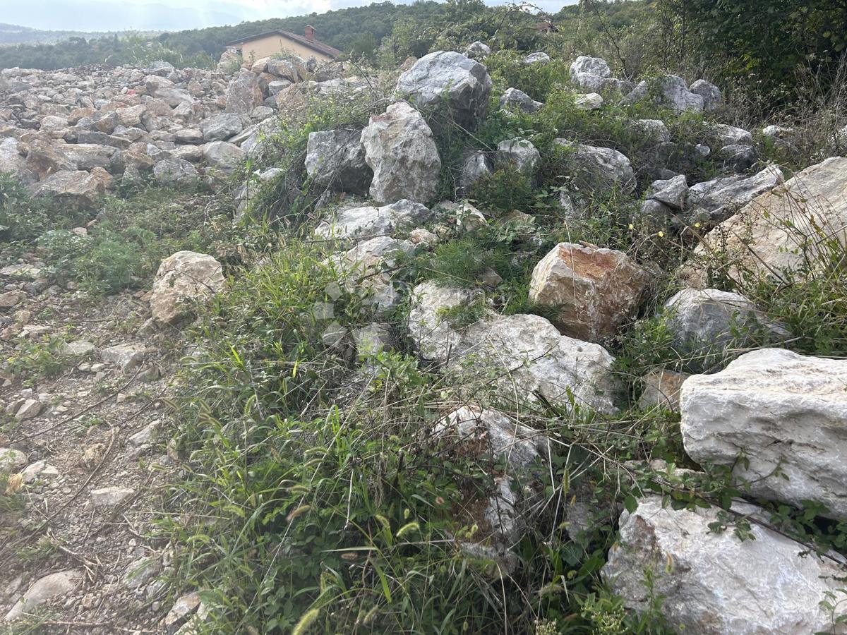 Zazidljivo zemljišče Kastav, 800m2