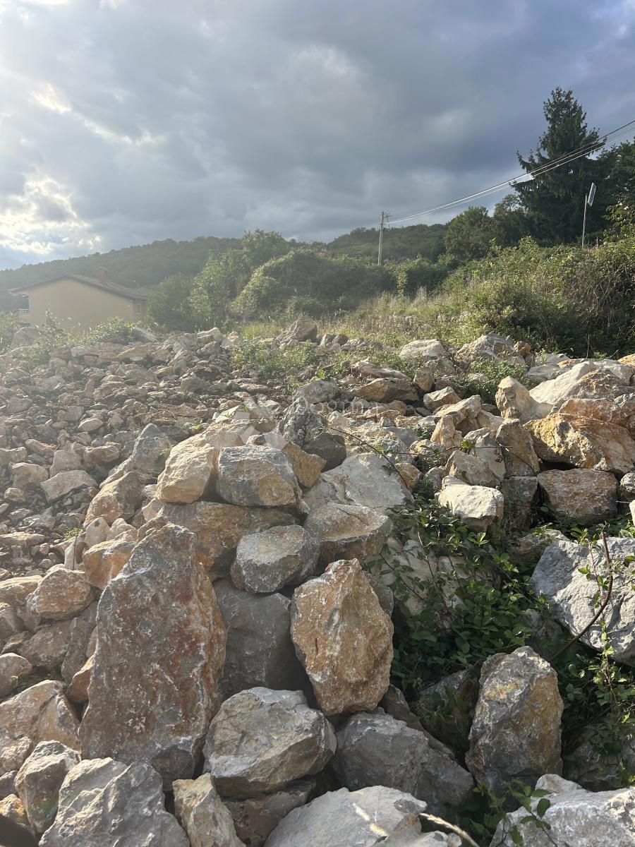 Zazidljivo zemljišče Kastav, 800m2