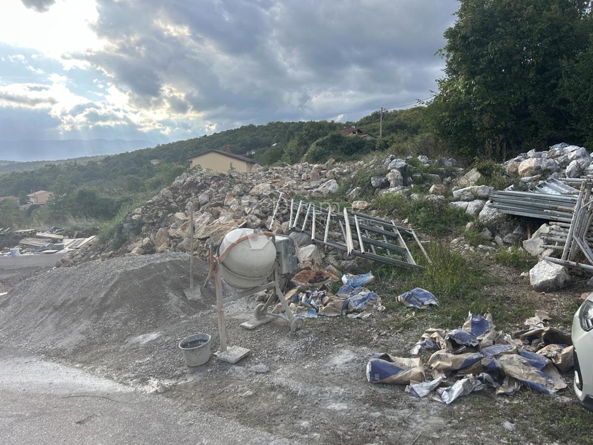 Zazidljivo zemljišče Kastav, 800m2