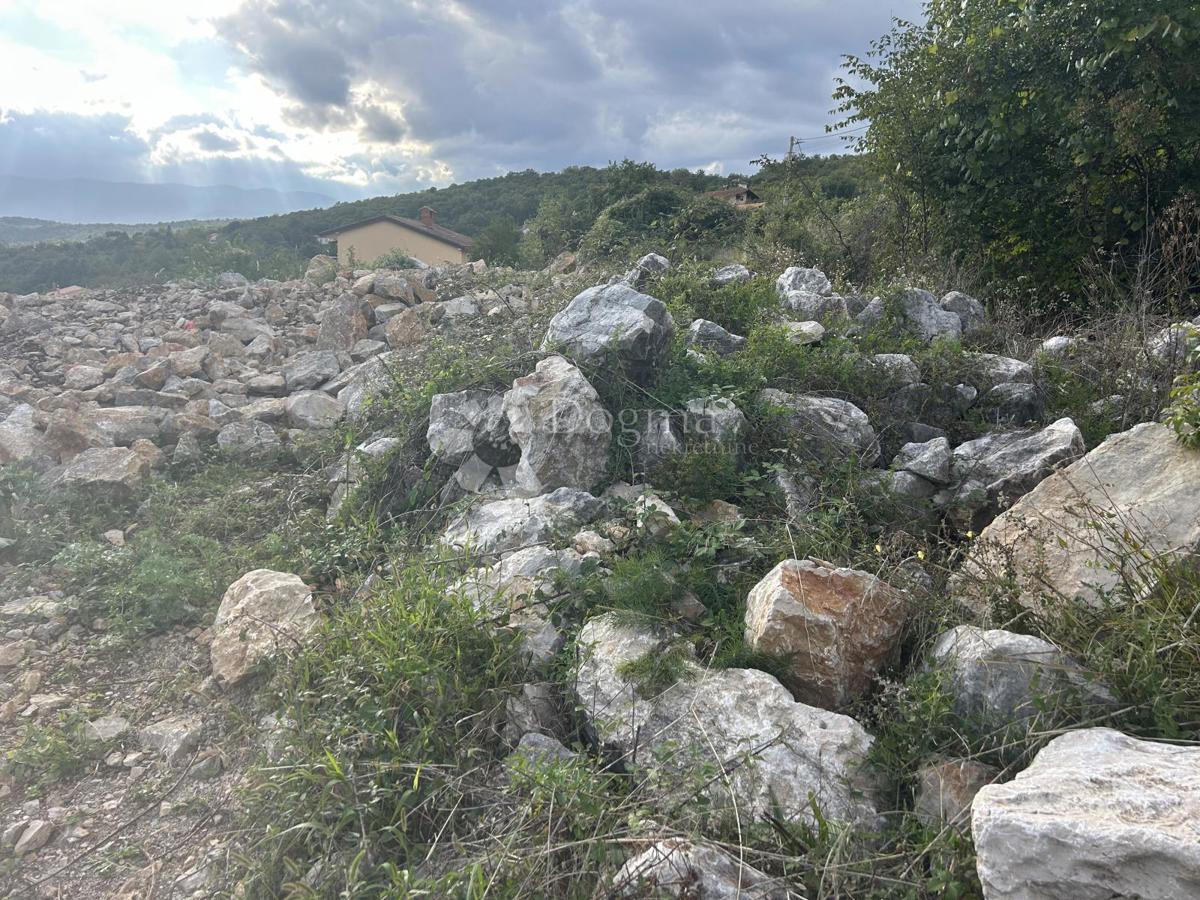 Zazidljivo zemljišče Kastav, 800m2